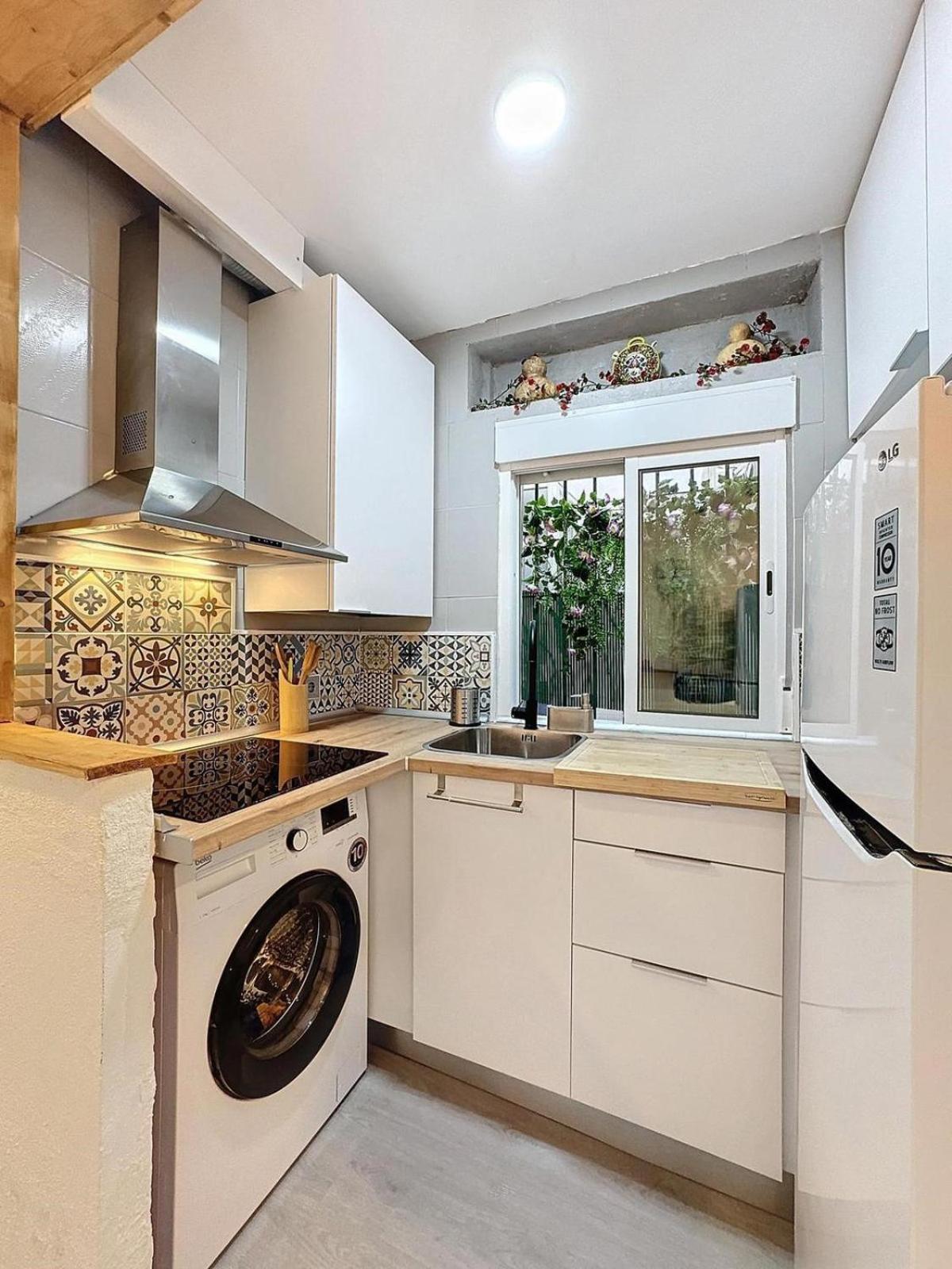 Urban Oasis Apartment เอสเตโปนา ภายนอก รูปภาพ