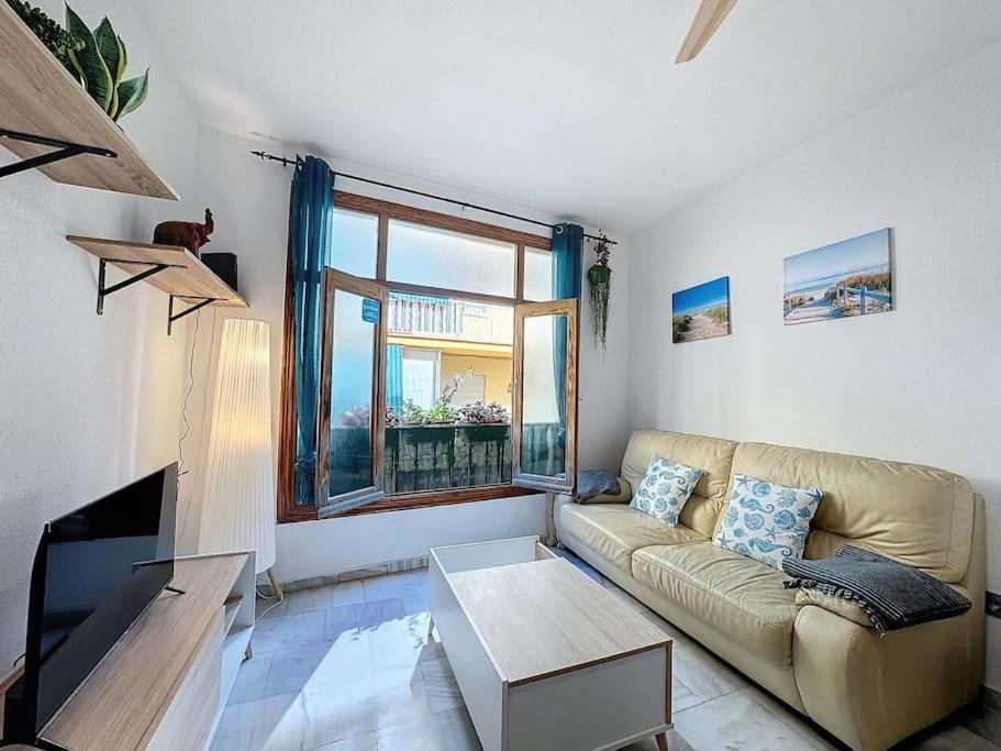 Urban Oasis Apartment เอสเตโปนา ภายนอก รูปภาพ